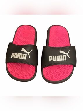 PUMA Girls Cool Cat Black/White/Knockout Pink Slides 4 Kids Beach Pool Gym